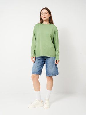 Женский лонгслив оверсайз, стрейч-кулир, фисташка S/M 979698070 фото